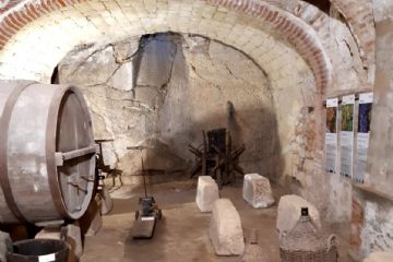 Uno degli ambiente delle cantine di Casa Cassano
